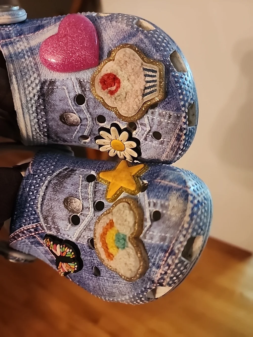 Unisex Kids Crocs Classic  Denim Patch Slip-On Clogs WitbFun Charms - Blue